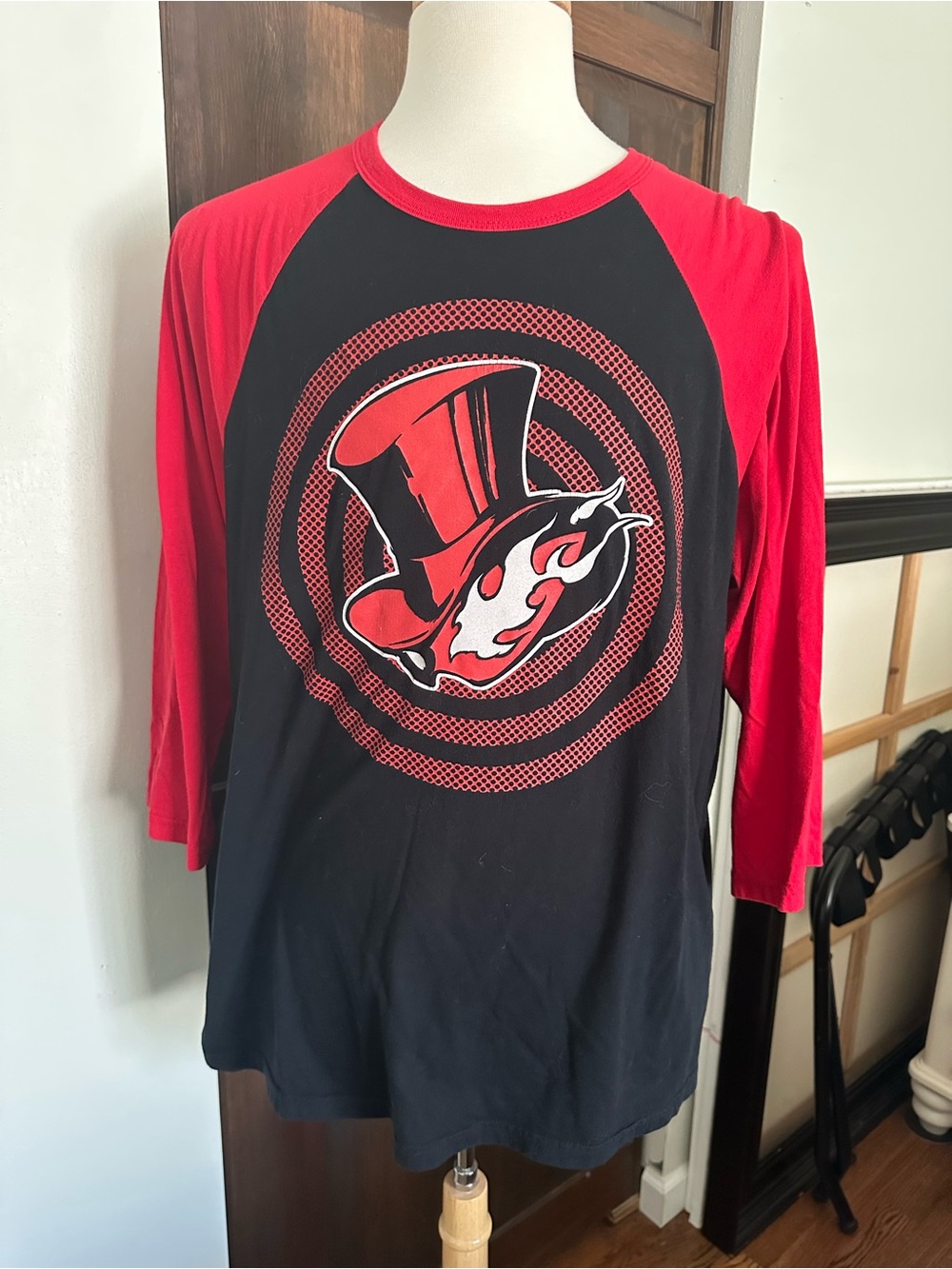 Phantom Thieves of Hearts logo, Red & Black Graphic Tee, sz XL